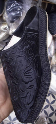 Unique black sharbill